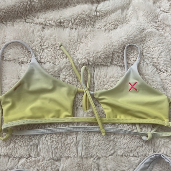 Boutine bikini - Picture 3 of 3